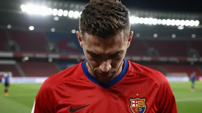 FC Basel lost the Swiss Super League top-of-the-table clash 3-0 to Young Boys Bern, missing the chance to go top, the BBC...
