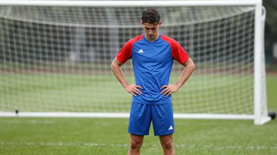 FC Basel hat im Sommer einen Millionen-Gewinn mit Spielerverkäufen erzielt, doch eine Analyse der Basler Zeitung warnt...