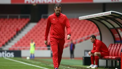 FC Basel trennt sich von Cheftrainer Stephan Lichtsteiner nach zwei Heimniederlagen, Luigi Nocentini übernimmt vorerst...